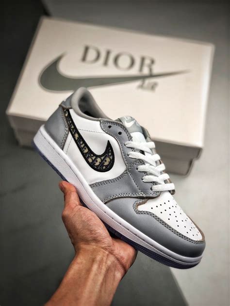 nike air jordan 1 low x dior|Meer.